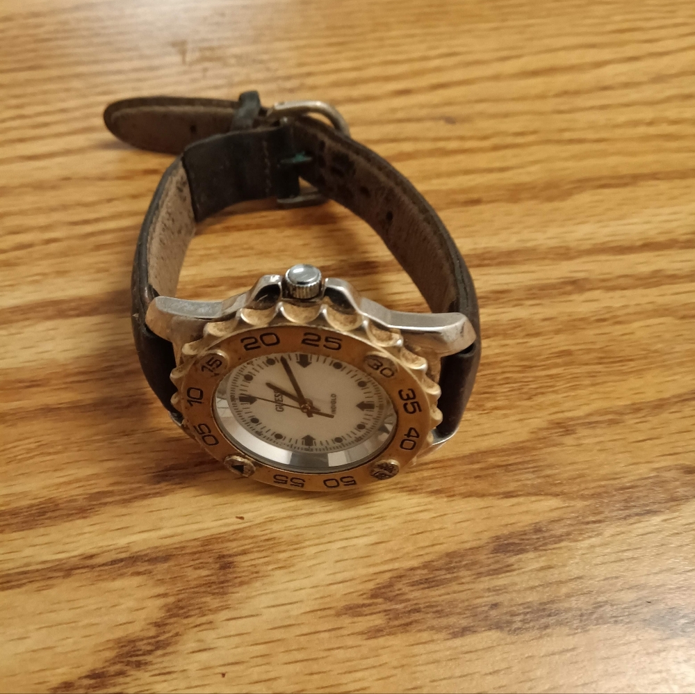 Women's GUESS Watch - Picture 2 of 7